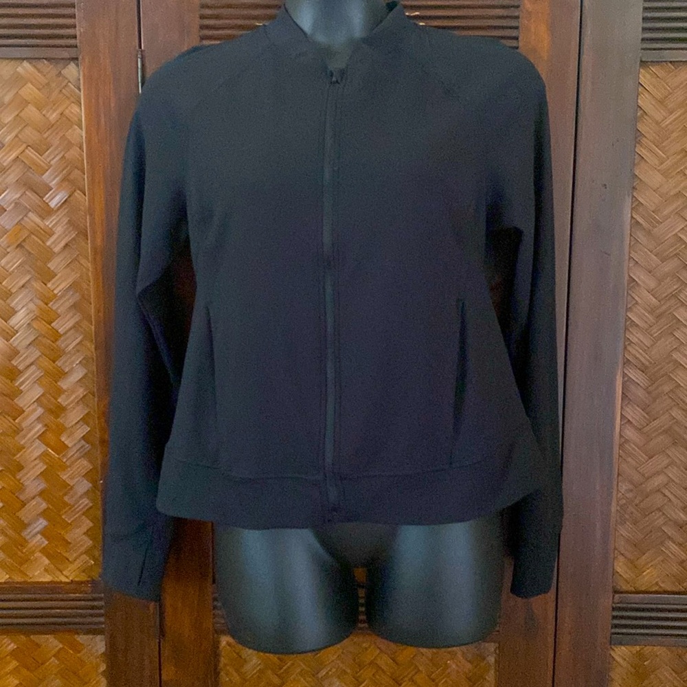 YOGALICIOUS - Black short long sleeve NWOT